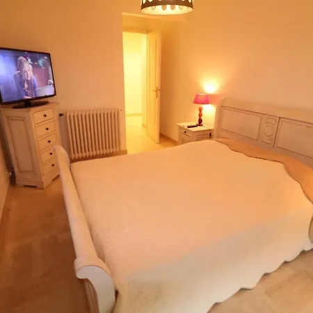 2 Bedroom & Palais Royal 2 Mins From Croisette And Carlton Cannes